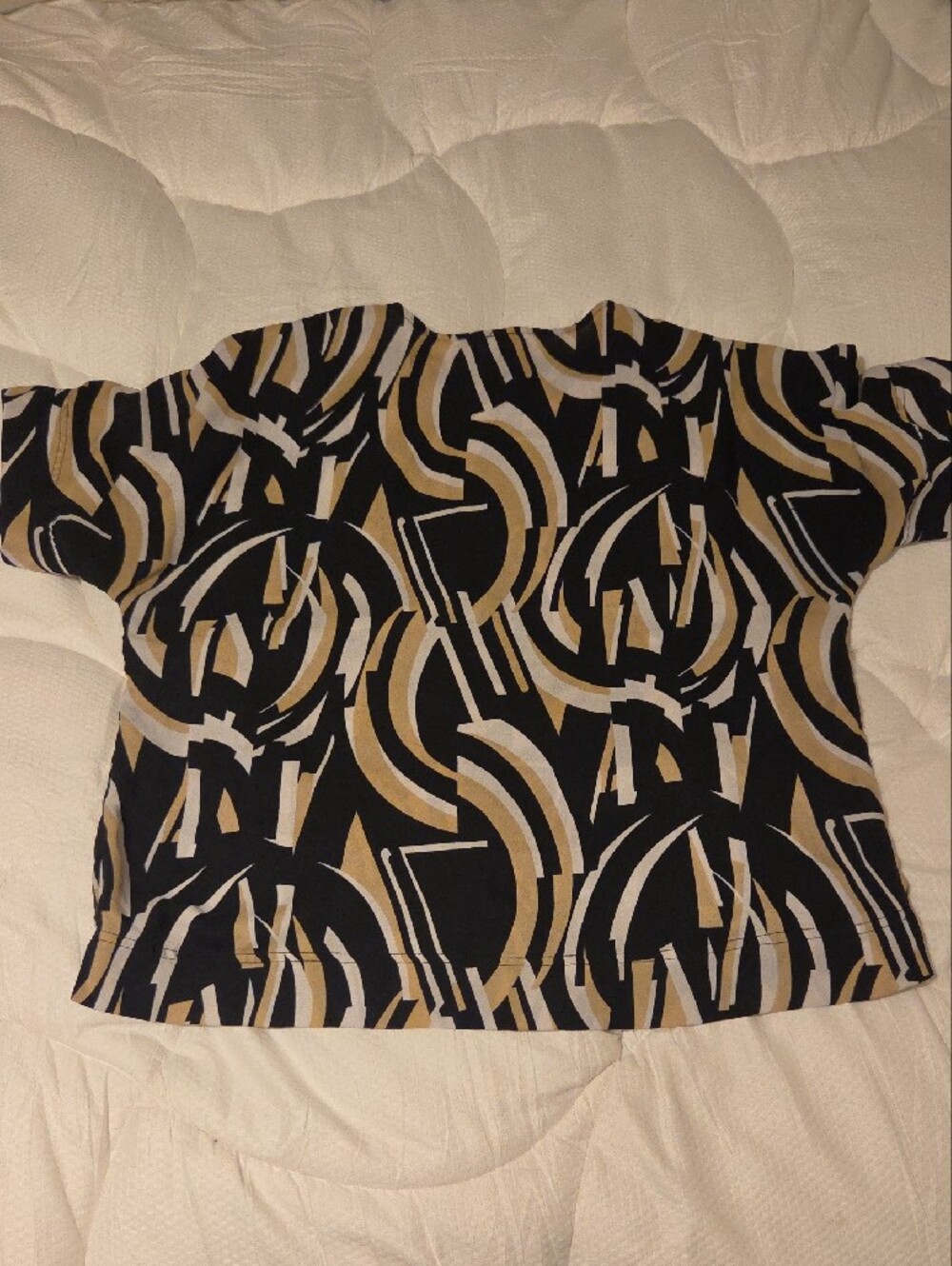 Chico's Black and Tan Geometric Short Sleeve - Picture 8 of 8